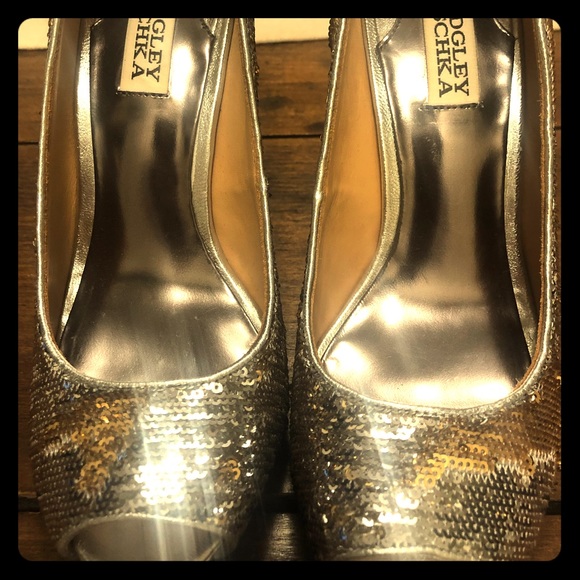 Badgley Mischka gold/silver flip sequin heels - Picture 4 of 4
